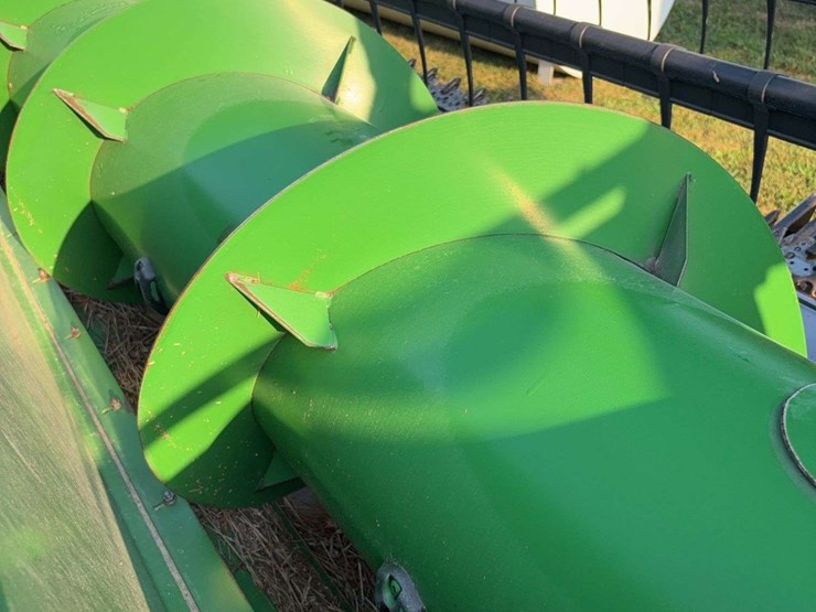 2010-john-deere-635f-image-16