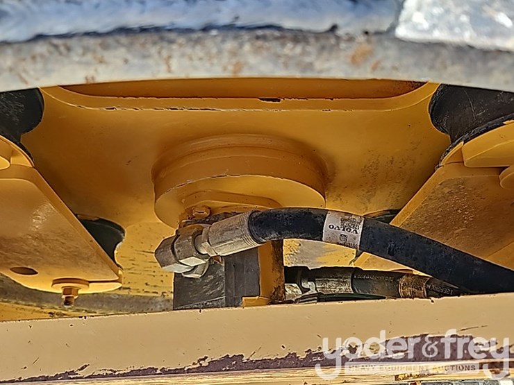 2017-volvo-sd45b-image-18