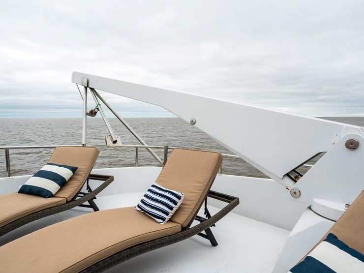 #18-•-2003-breaux-brothers-85'-yacht-|-"come-monday"-image-26