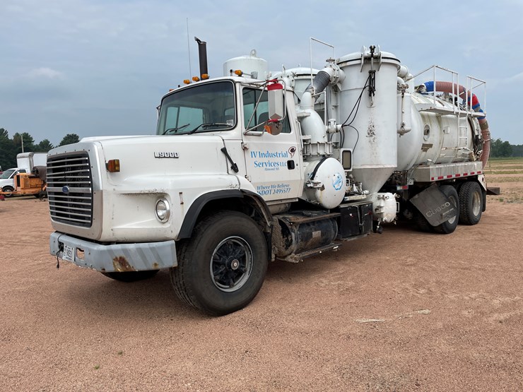 1995-ford-l9000-image-1