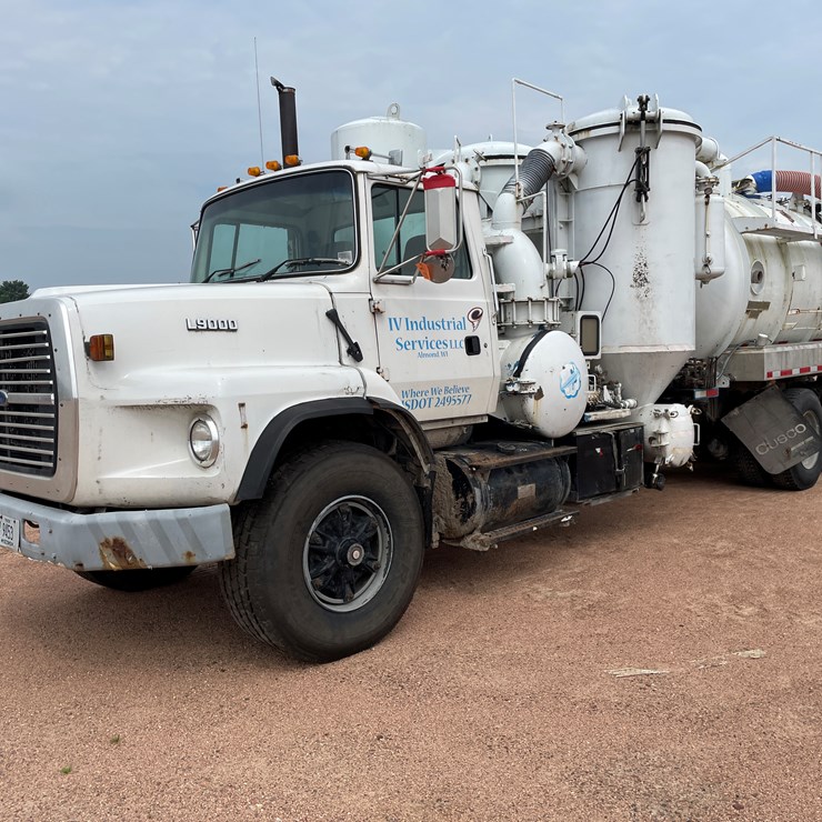 1995 FORD L9000