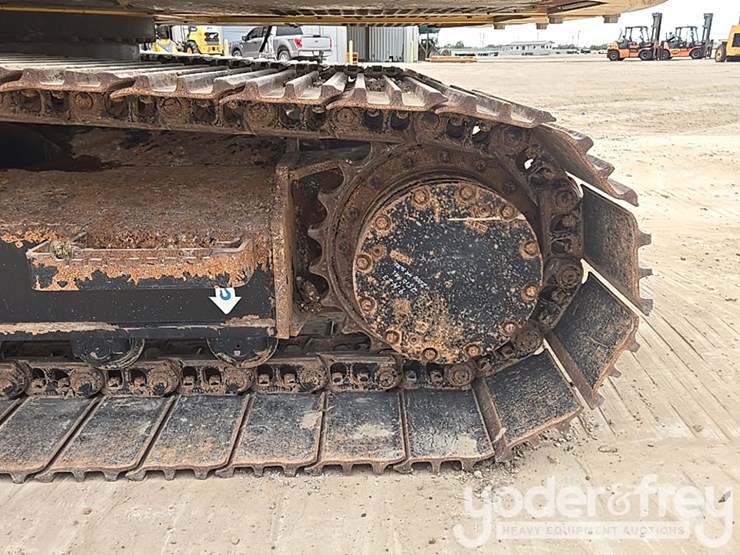 2022-deere-130g-image-14