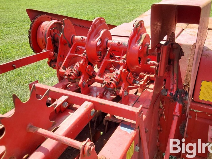 new-holland-273-image-17