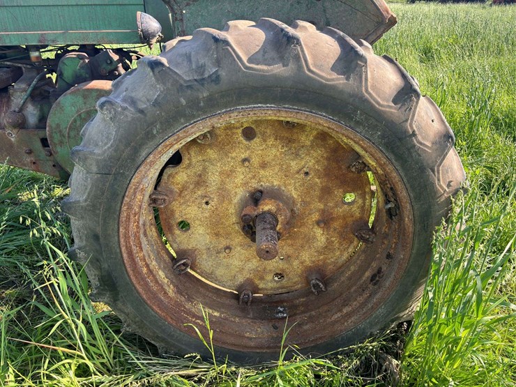 john-deere-70-image-26
