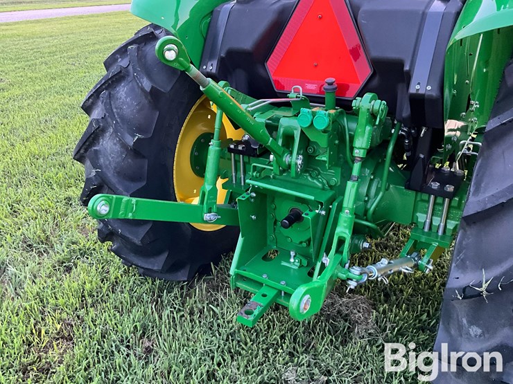 2023-john-deere-5050e-image-12
