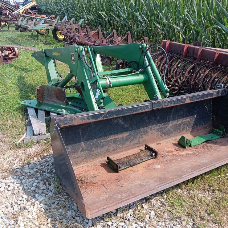 JOHN DEERE 148