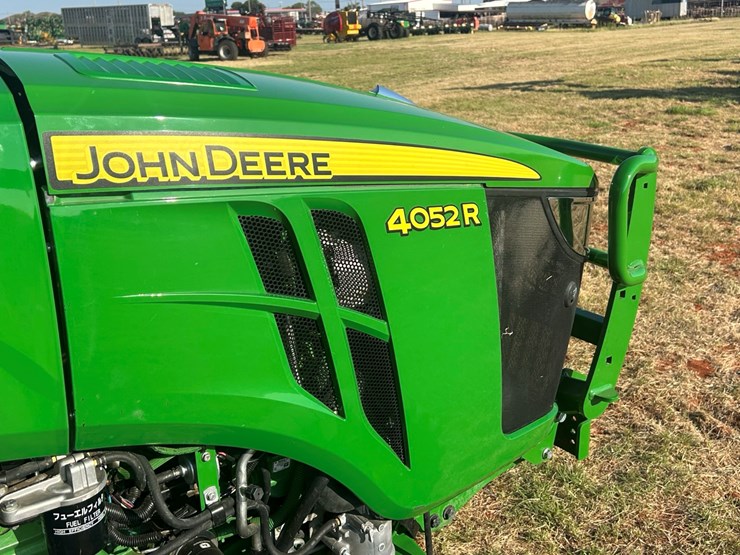 2024-john-deere-4052r-image-13