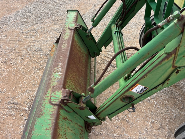 1976-john-deere-2240-image-2