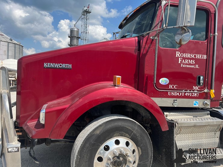 2011-kenworth-t800-image-9