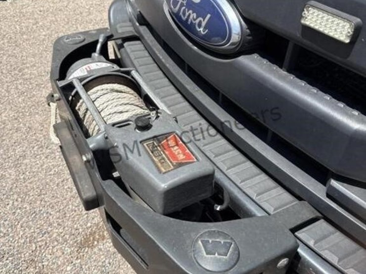 2015-ford-f550-image-22