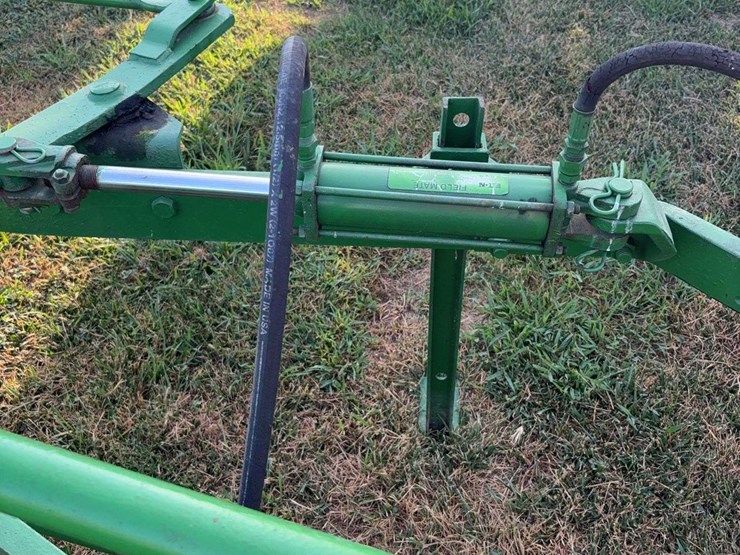 john-deere-145-image-6