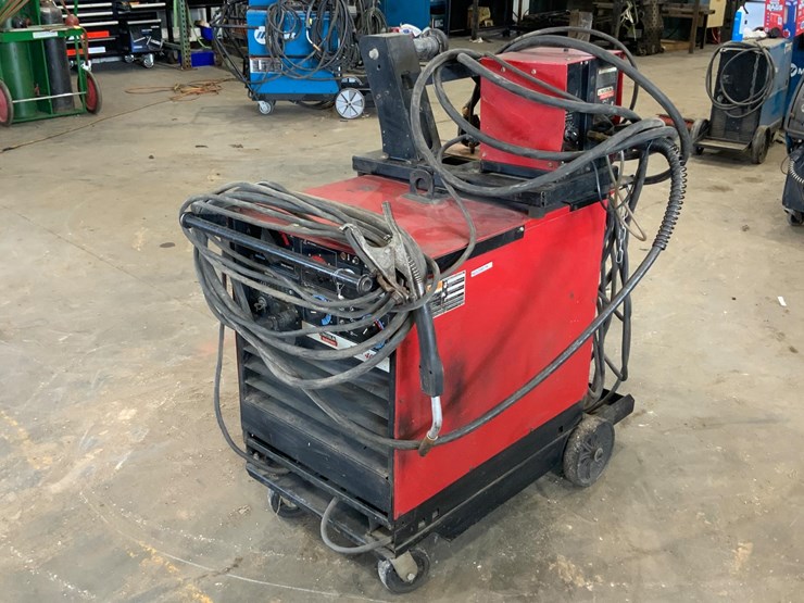 lincoln-electric-dc-400-wire-feed-welder-image-1