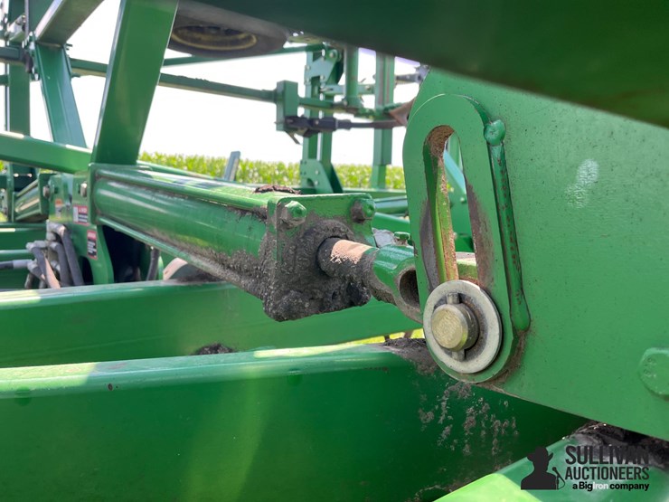 john-deere-2310-image-15