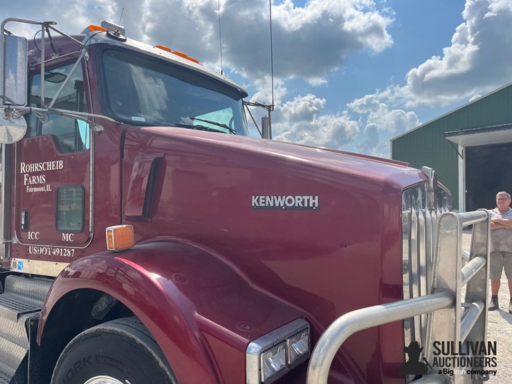 2011-kenworth-t800-image-13