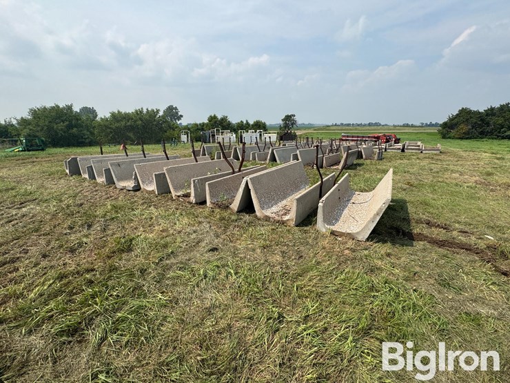 concrete-feed-bunks-image-7