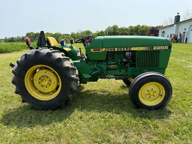 john-deere-2255-image-3