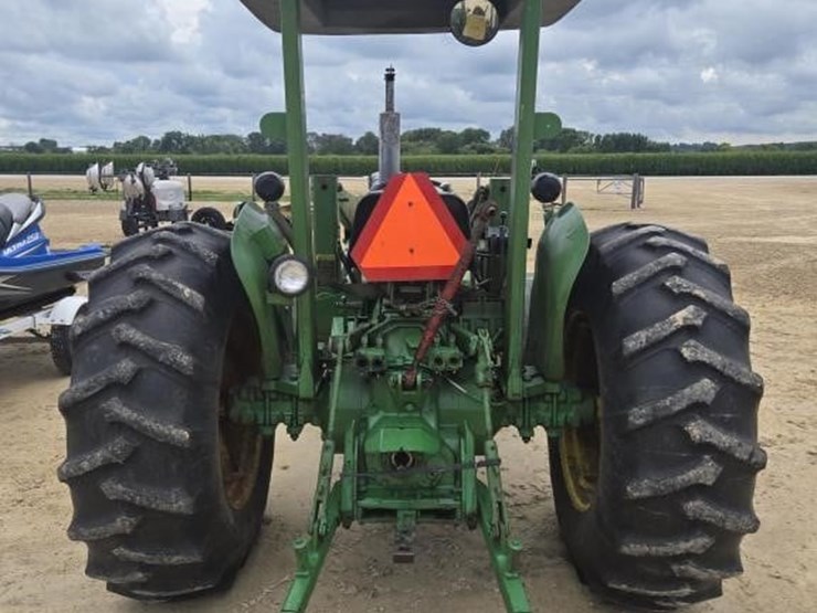 john-deere-2640-image-11