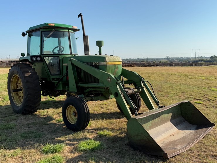 john-deere-4240-image-11