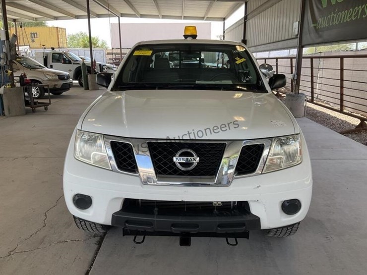 2015-nissan-frontier-image-3