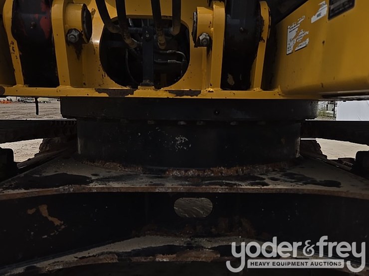 2022-deere-130g-image-41