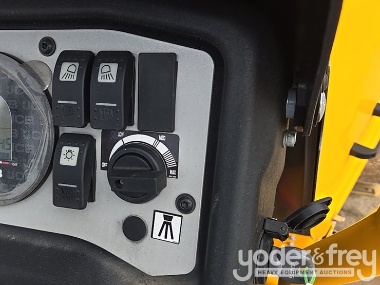 2023-jcb-ct260-120-image-31