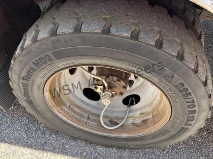 2015-ford-f550-image-17
