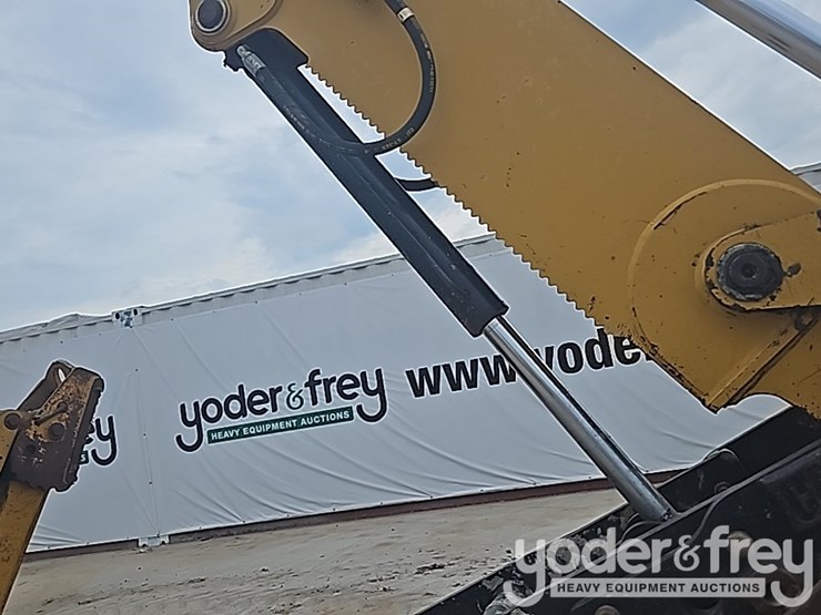 2011-caterpillar-420e-image-29