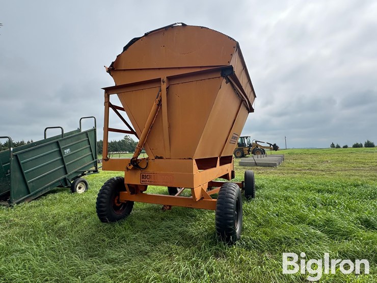 richadton-1200-harvest-wagon-image-7