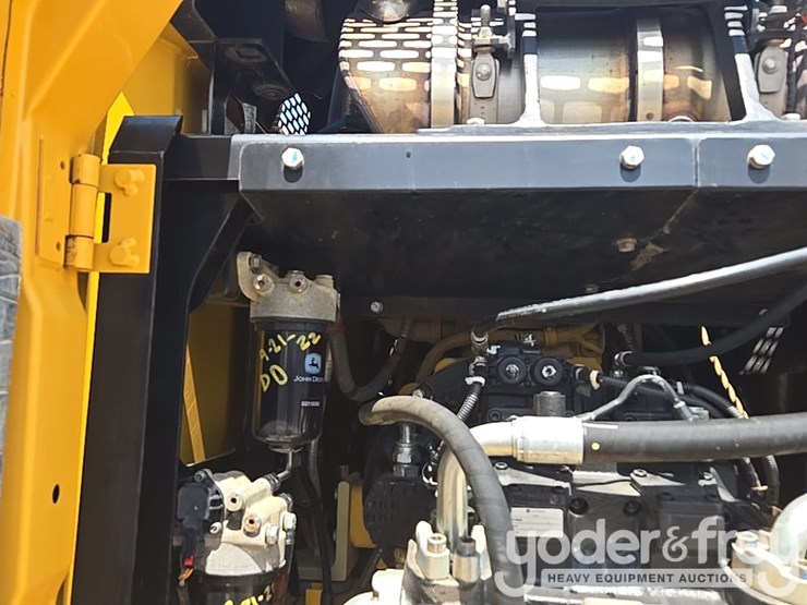 2017-deere-210g-lc-image-46