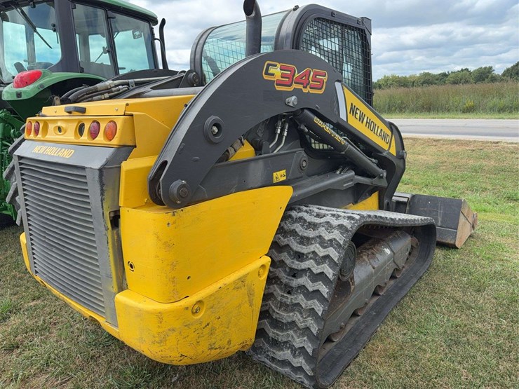 2021-new-holland-c345-image-11