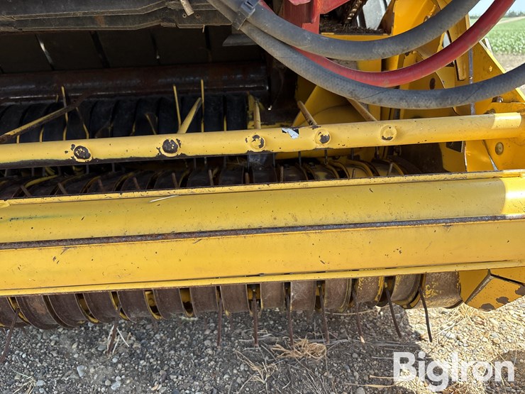 2014-new-holland-roll-belt-560-image-13