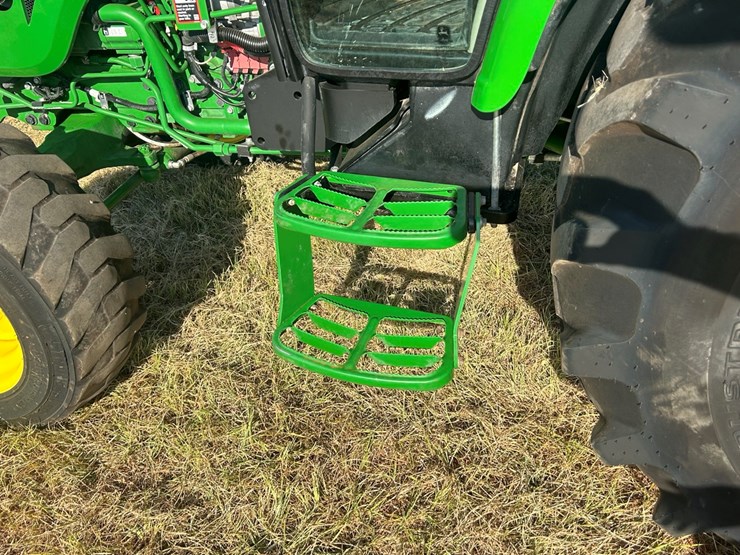 2024-john-deere-4052r-image-28