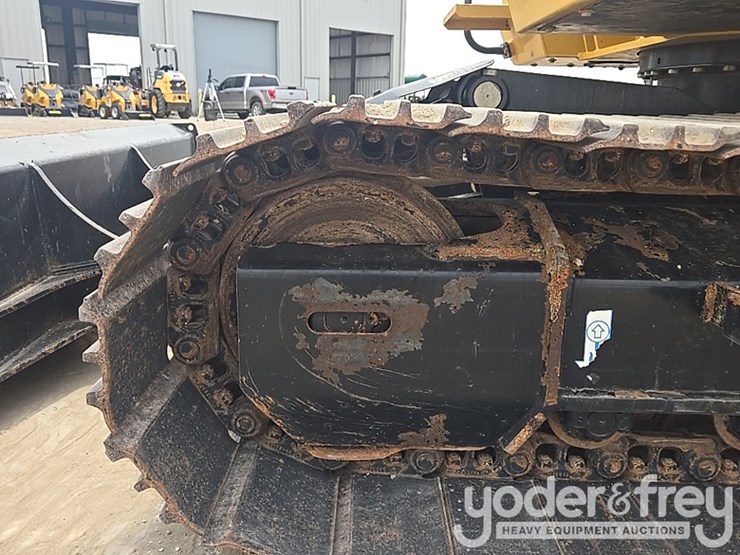 2022-deere-130g-image-13