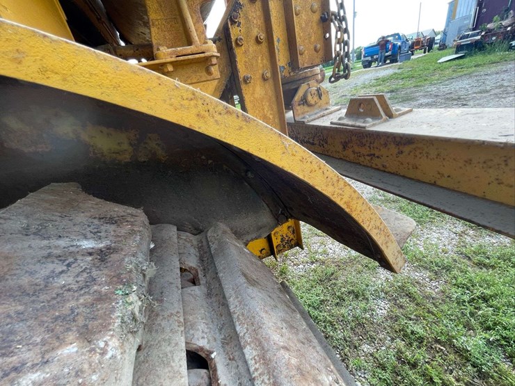 caterpillar-sixty-image-42