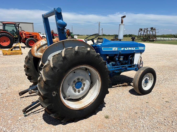 ford-3910-image-4