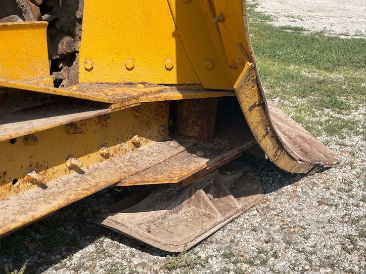 caterpillar-sixty-image-67