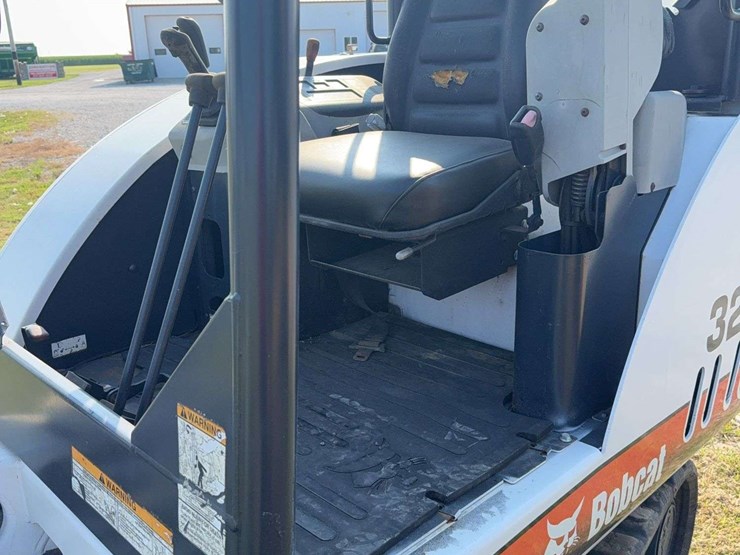2007-bobcat-329g-image-6