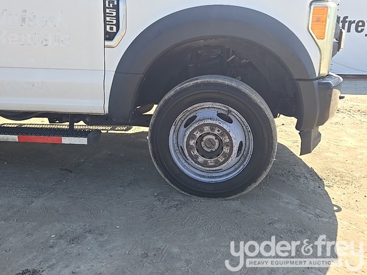 2019-ford-f550-xl-image-12