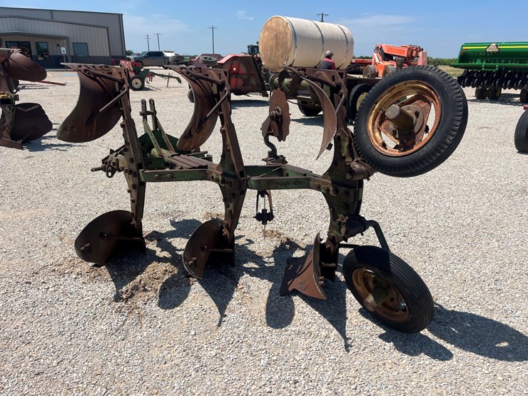 john-deere-835-image-3