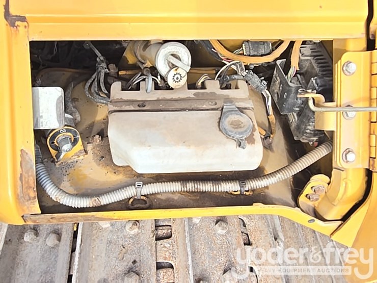 2008-caterpillar-d6n-lgp-image-46