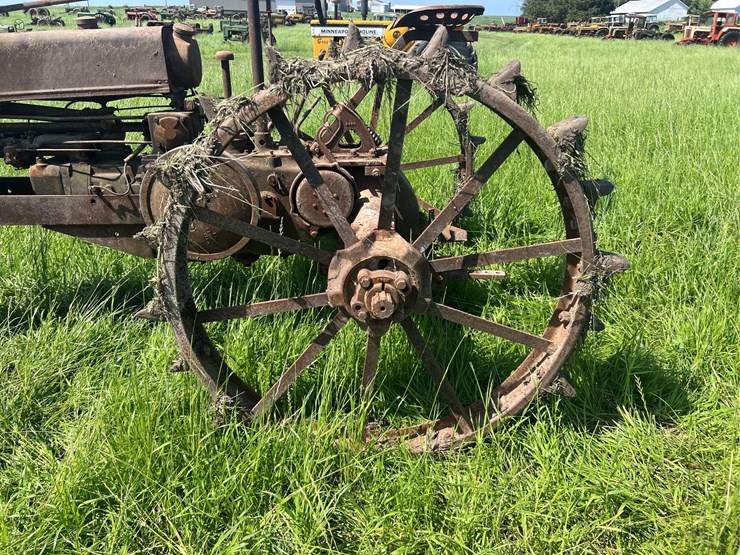 john-deere-model-b-image-42