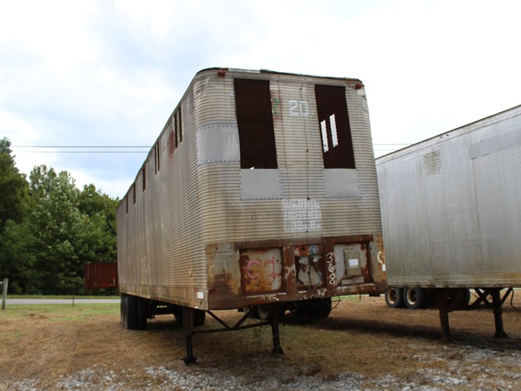 1975-fruehauf-trailer-image-2
