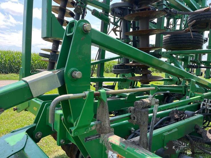 john-deere-2310-image-12