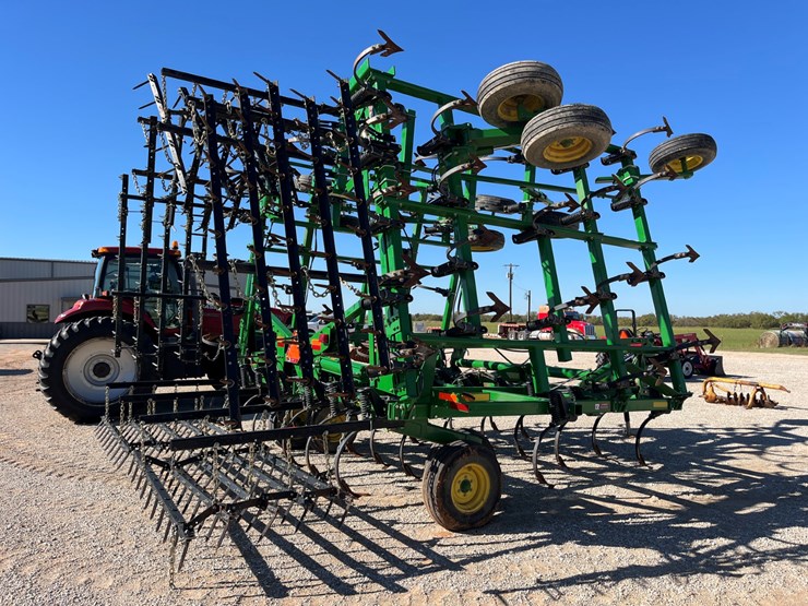 2014-john-deere-2210-image-7