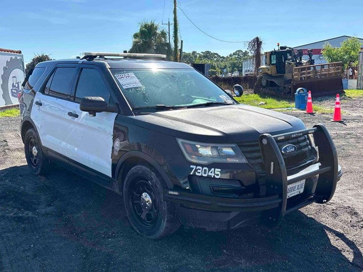 2017-ford-explorer-image-2