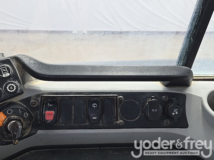 2018-caterpillar-926m-image-44