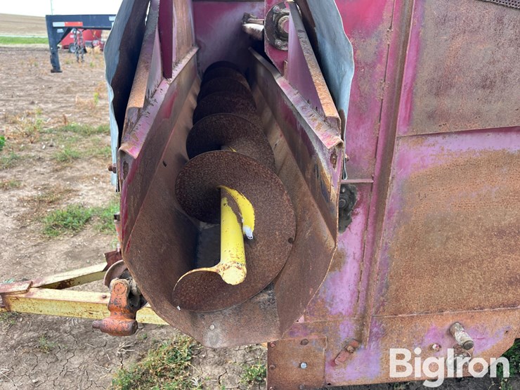 schuler-5x10-feed-wagon-image-12