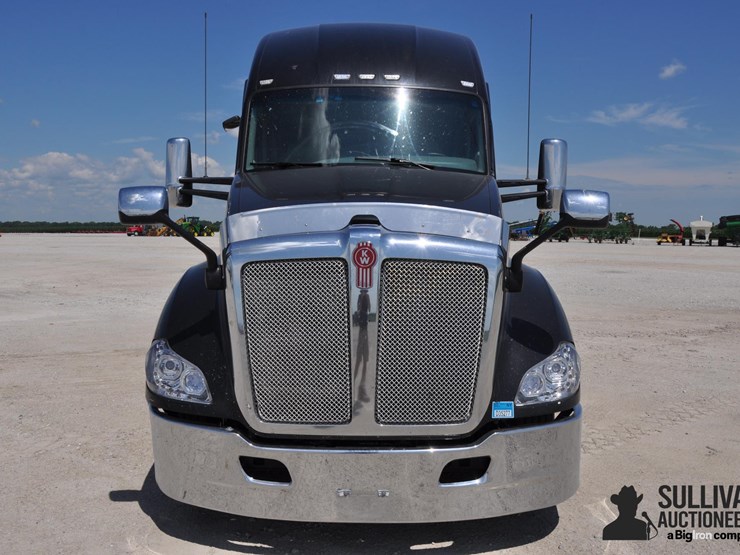 2019-kenworth-t680-image-2