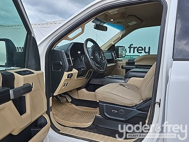 2018-ford-f150-xlt-image-39