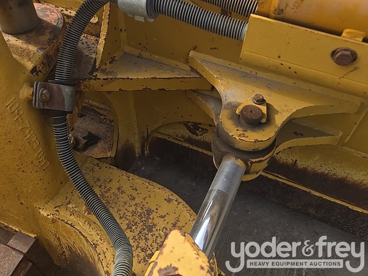2008-caterpillar-d6n-lgp-image-34